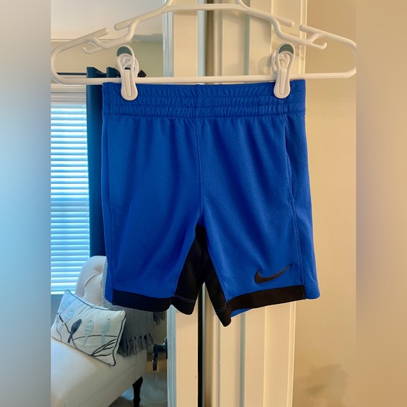 Boys Blue Nike Dri-Fit Shorts - XS - Picture 1 of 3